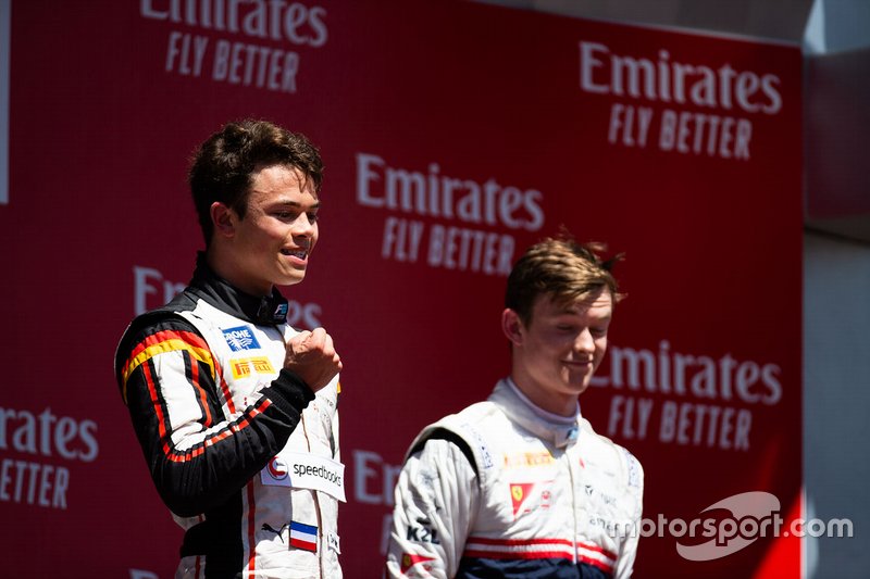 Podium: race winner Nyck De Vries, ART Grand Prix, third place Callum Ilott, Sauber Junior Team By Charouz