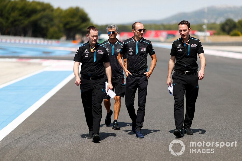 Robert Kubica, Williams Racing, ispeziona il circuito