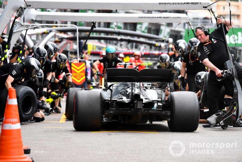 Lewis Hamilton, Mercedes AMG F1 W10, in the pits during practice