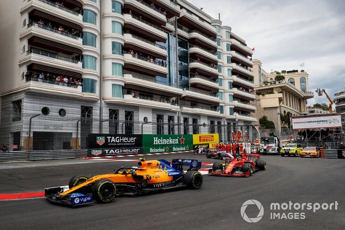 Lando Norris, McLaren MCL34, Charles Leclerc, Ferrari SF90, y Lance Stroll, Racing Point RP19