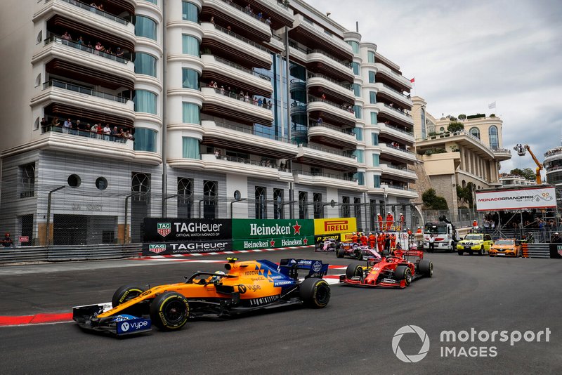 Lando Norris, McLaren MCL34, Charles Leclerc, Ferrari SF90, y Lance Stroll, Racing Point RP19