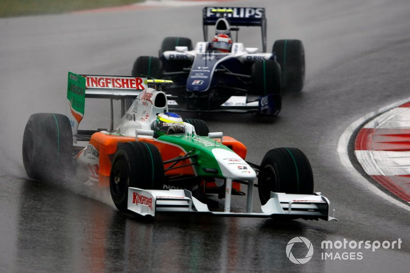 Giancarlo Fisichella, Force India VJM02, devance Kazuki Nakajima, Williams FW31