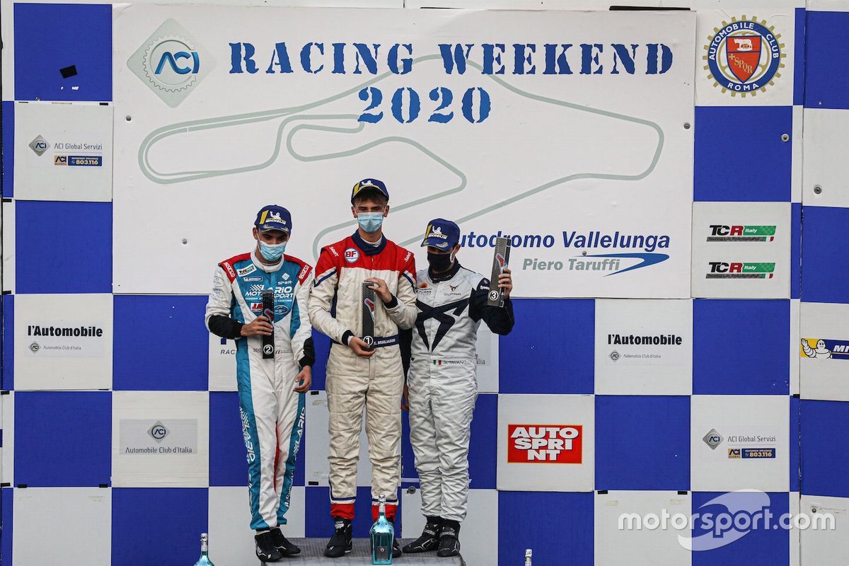 Il podio assoluto di Gara 1: primo posto Eric Brigliadori, BF Motorsport, Audi RS 3 LMS TCR, davanti a, secondo posto Alessandro Giardelli, MM Motorsport, Cupra TCR, terzo posto Salvatore Tavano, Scuderia del Girasole by Cupra Racing, Cupra Leon Competicion TCR
