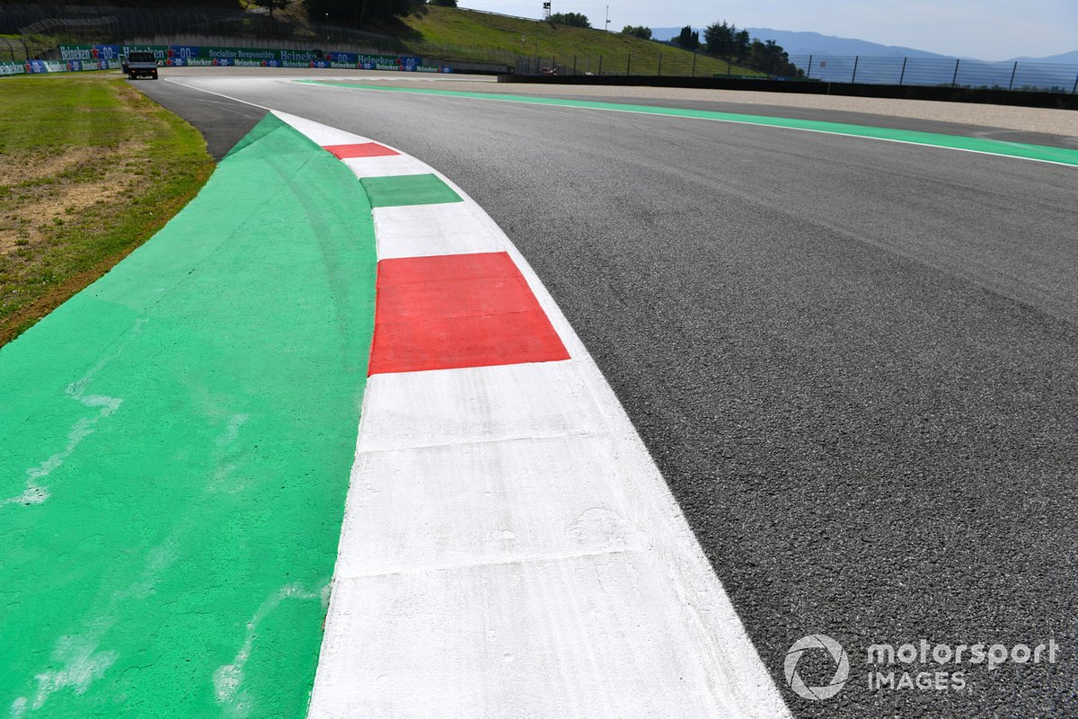 Dettaglio del cordolo e della pista