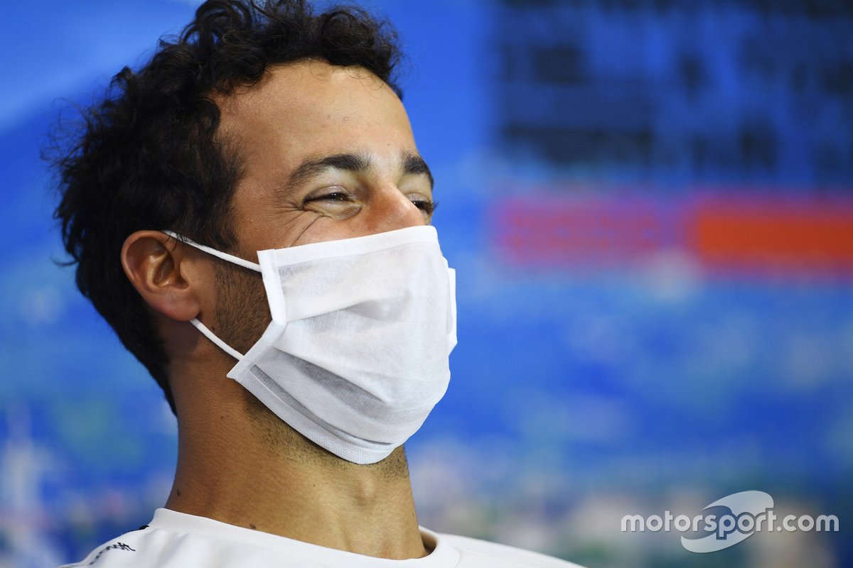 Daniel Ricciardo, Renault F1 en la conferencia de prensa