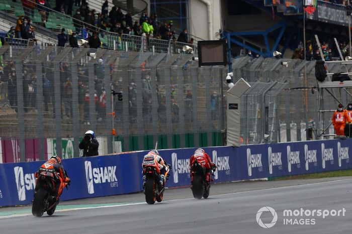 Andrea Dovizioso, Ducati Team leads pack