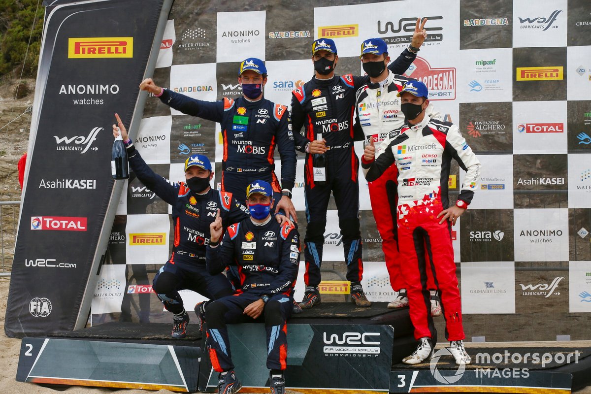 Podio: ganador de la carrera Dani Sordo, Carlos Del Barrio, Hyundai Motorsport Hyundai i20 Coupe WRC, segundo lugar Thierry Neuville, Nicolas Gilsoul, Hyundai Motorsport Hyundai i20 Coupe WRC, tercer lugar Sébastien Ogier, Julien Ingrassia, Toyota Gazoo Racing WRT Toyota Yaris WRC
