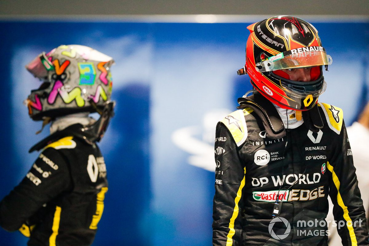 Daniel Ricciardo, Renault F1, et Esteban Ocon, Renault F1, dans le parc fermé