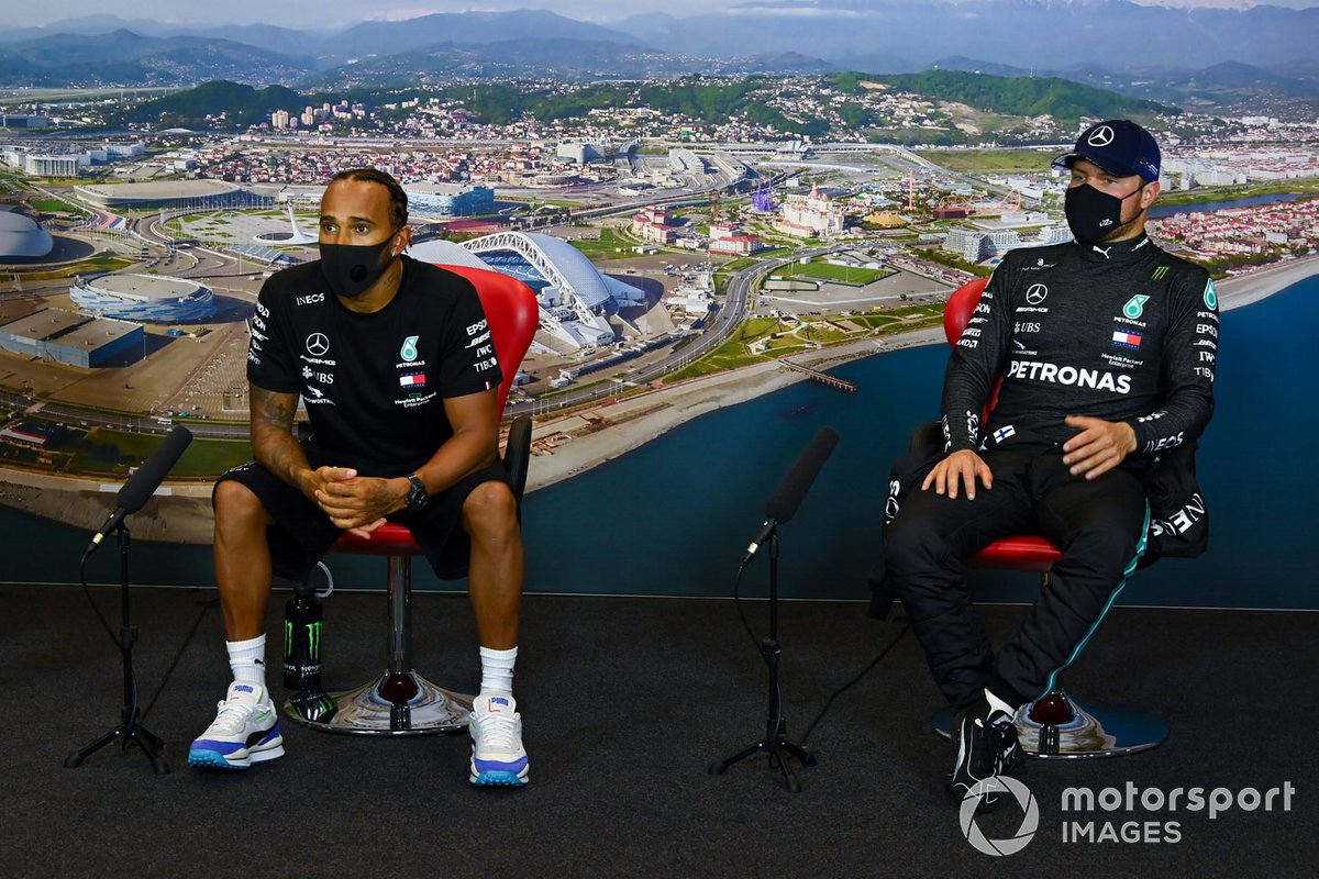 Lewis Hamilton, Mercedes-AMG F1 e Valtteri Bottas, Mercedes-AMG F1, nella conferenza stampa dopo le qualifiche