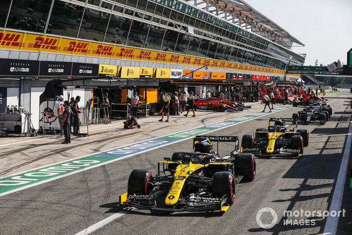 Daniel Ricciardo, Renault F1 Team R.S.20, Esteban Ocon, Renault F1 Team R.S.20