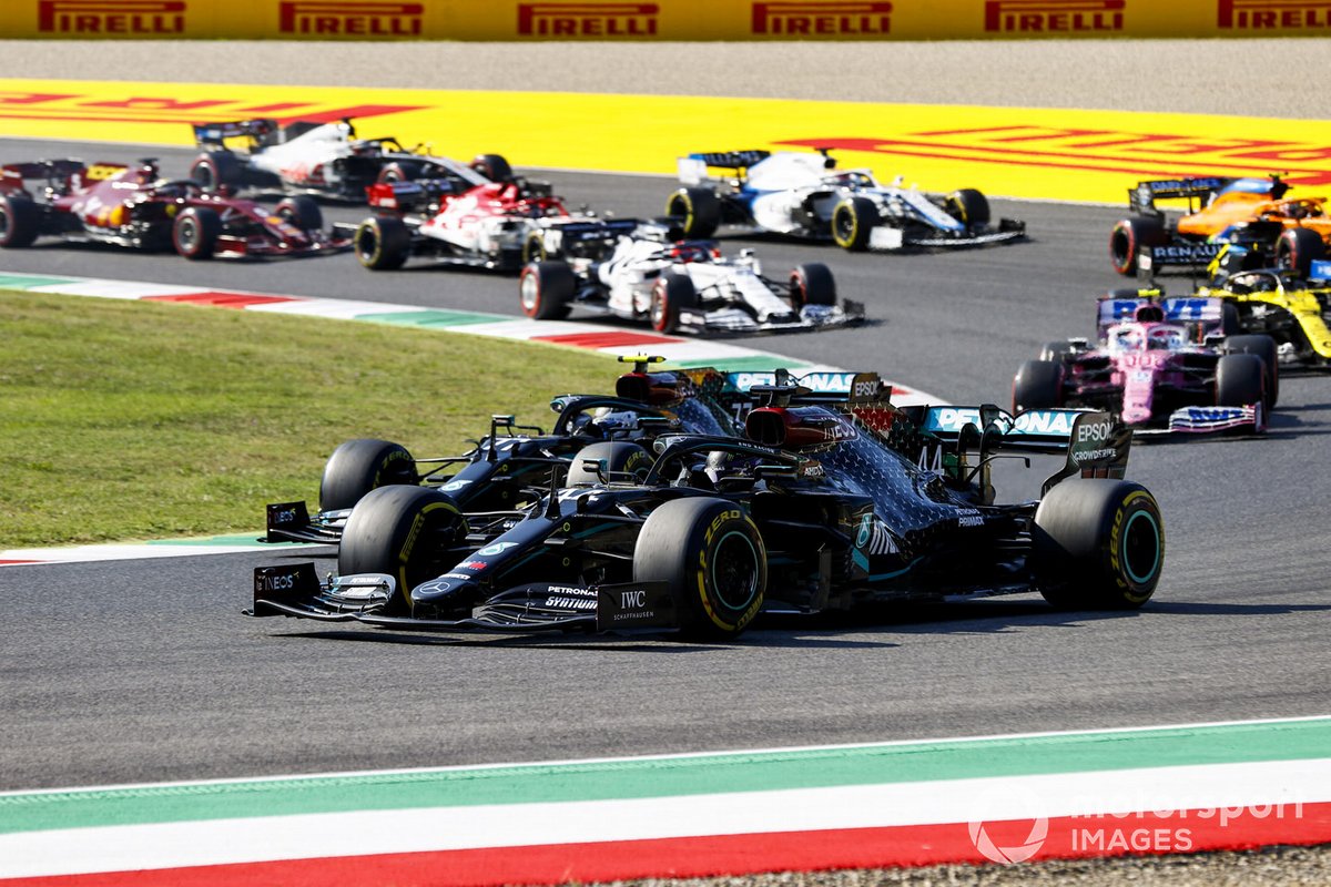 Lewis Hamilton, Mercedes F1 W11, Valtteri Bottas, Mercedes F1 W11, Lance Stroll, Racing Point RP20, al inicio