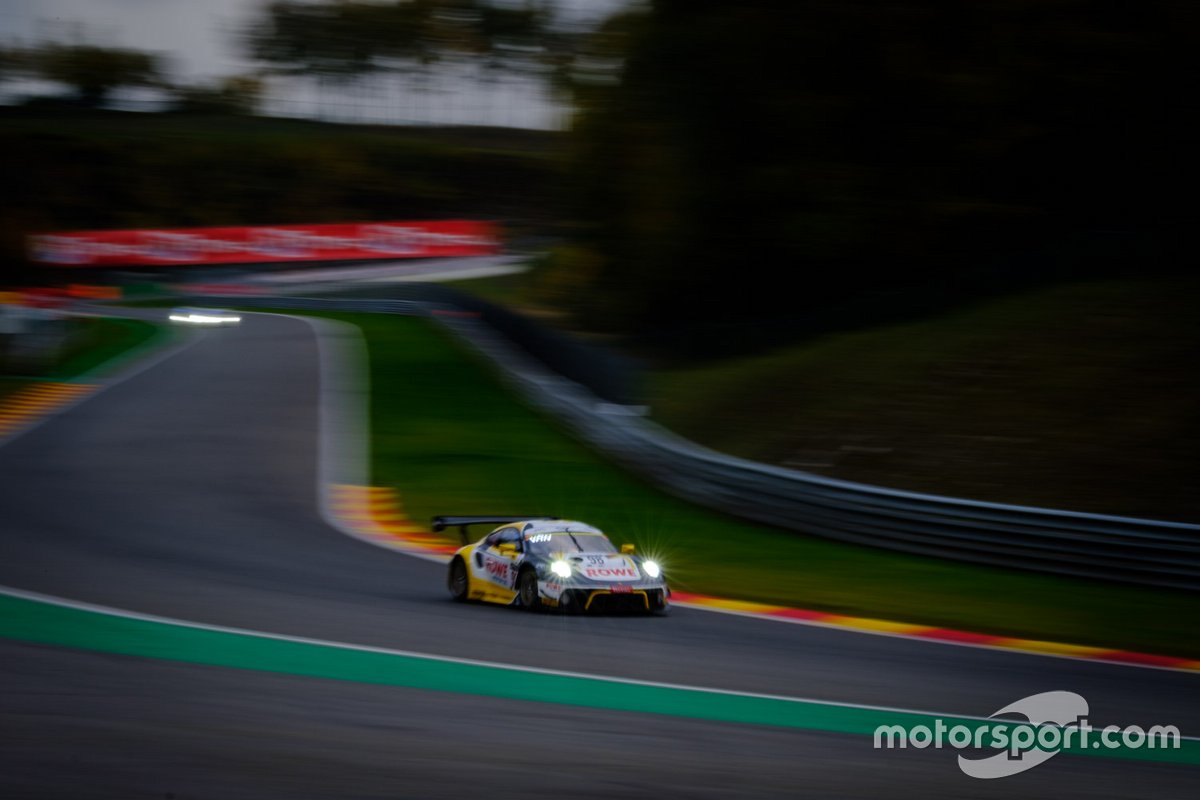 #98 ROWE Racing Porsche 911 GT3-R: Nick Tandy, Earl Bamber, Laurens Vanthoor
