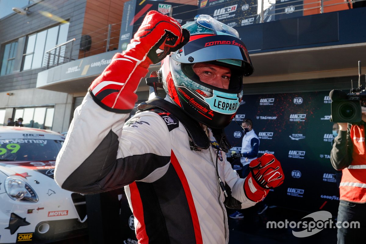 Il vincitore della gara Jean-Karl Vernay, Mulsanne Alfa Romeo Giulietta TCR