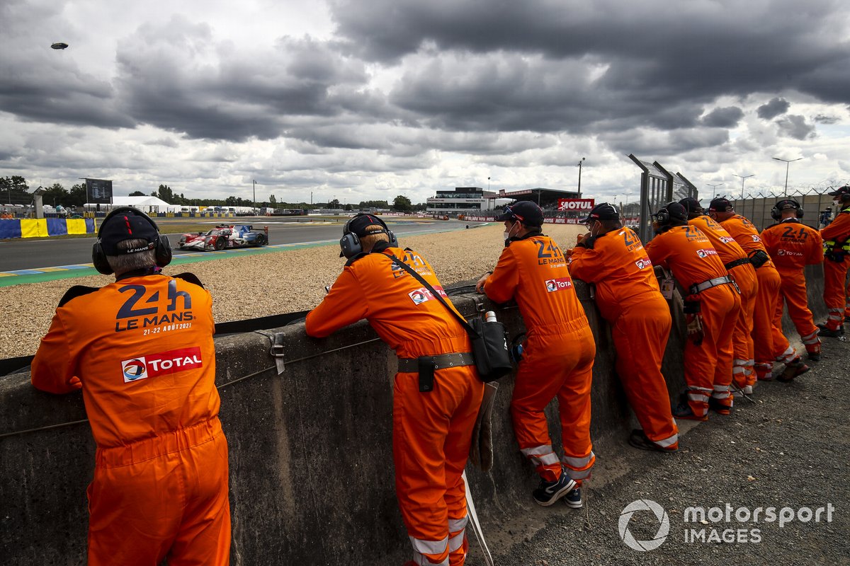 Comisarios en Le Mans