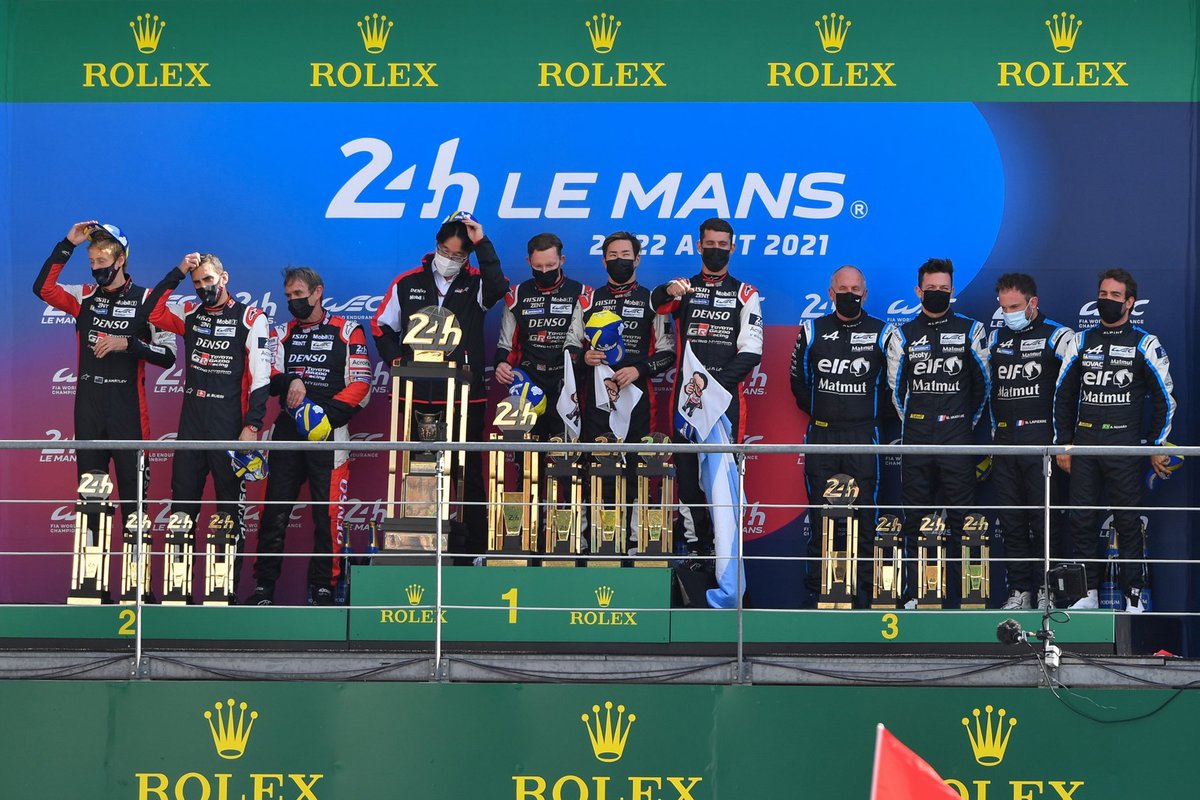 Podio: ganadores #7 Toyota Gazoo Racing Toyota GR010 - Hybrid Hypercar, Mike Conway, Kamui Kobayashi, José María López, segudo lugar #8 Toyota Gazoo Racing Toyota GR010 - Hybrid Hypercar, Sebastien Buemi, Kazuki Nakajima, Brendon Hartley, tercer lugar #36 Alpine Elf Matmut Alpine A480 - Gibson Hypercar of André Negrão, Nicolas Lapierre, Matthieu Vaxiviere