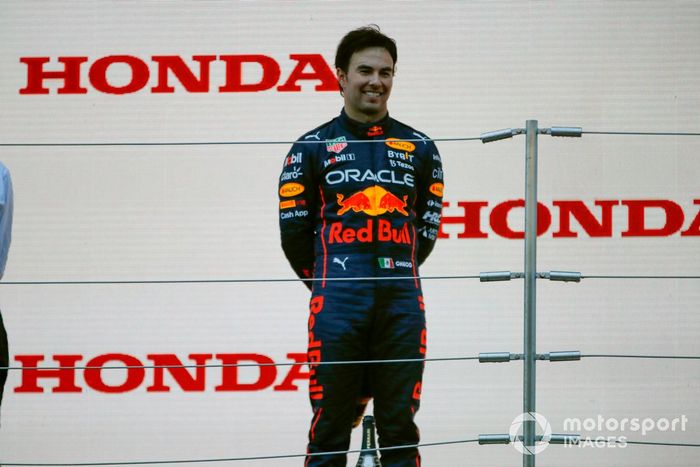 Podio: segundo lugar Sergio Pérez, Red Bull Racing