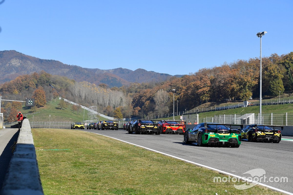 La partenza di Gara 2 della Coppa Shell