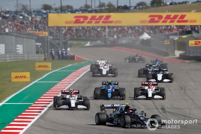 Pierre Gasly, AlphaTauri AT02, Antonio Giovinazzi, Alfa Romeo Racing C41, Esteban Ocon, Alpine A521, Kimi Raikkonen, Alfa Romeo Racing C41, y George Russell, Williams FW43B