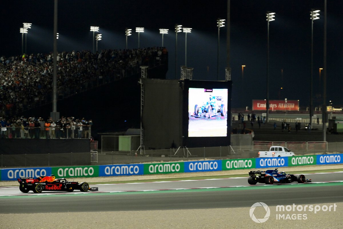 Fernando Alonso, Alpine A521, Max Verstappen, Red Bull Racing RB16B