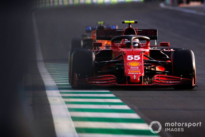 Carlos Sainz Jr., Ferrari SF21