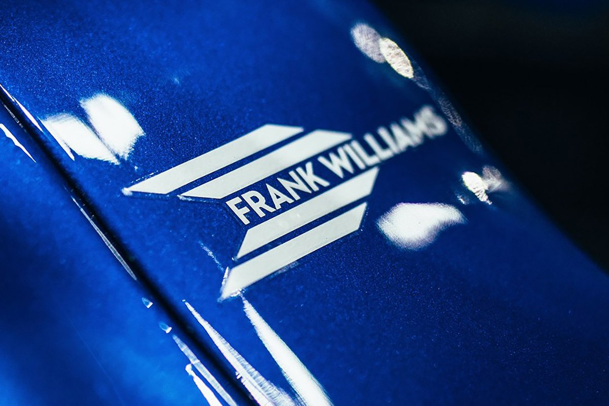 La Williams FW43B avec un hommage à Frank Williams