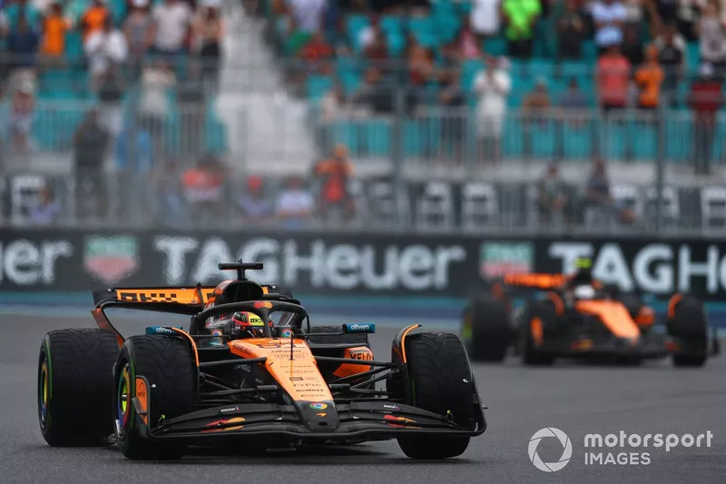 Lando Norris, McLaren, Oscar Piastri, McLaren