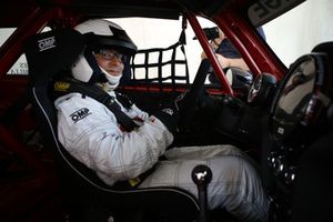 Matteo Nugnes al volante della Mini John Cooper Works Lite