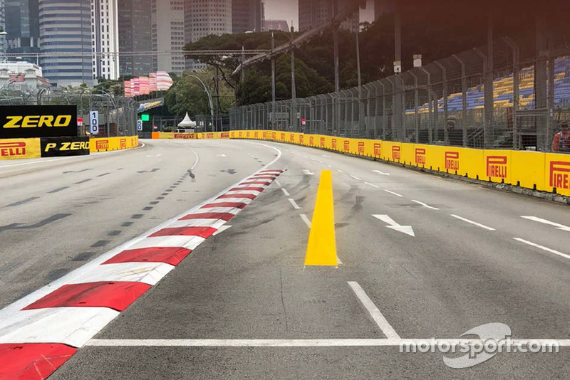 Piano de la curva 7, Singapur