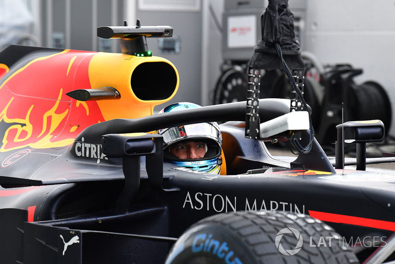 Daniel Ricciardo, Red Bull Racing RB14 and camera in pit lane