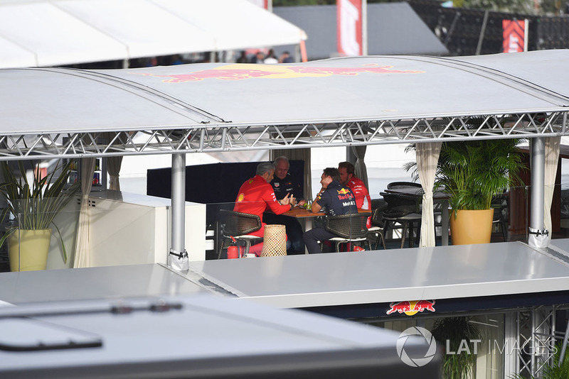 Maurizio Arrivabene, Ferrari, Dr Helmut Marko, Red Bull Motorsport, Christian Horner, Red Bull Racing és Gino Rosato, Ferrari