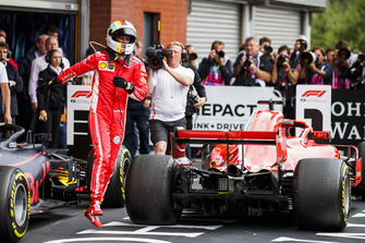 Yarış galibi Sebastian Vettel, Ferrari, Parc Ferme