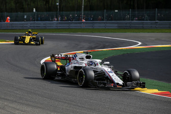 Lance Stroll, Williams FW41 ans Carlos Sainz Jr., Renault Sport F1 Team R.S. 18