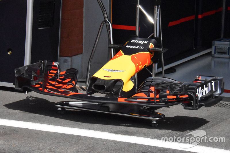 Red Bull Racing RB14 front wing