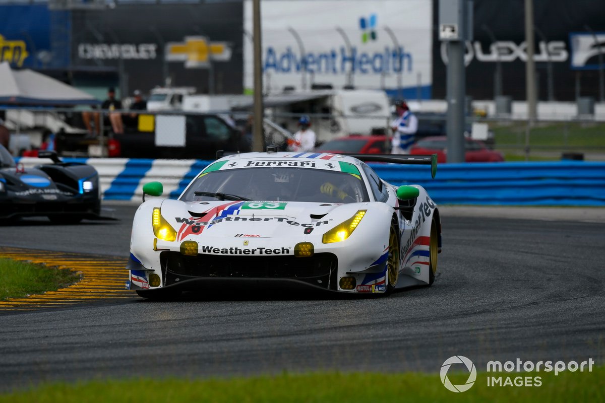 #63 Scuderia Corsa Ferrari 488 GT3, GTD: Cooper MacNeil, Toni Vilander