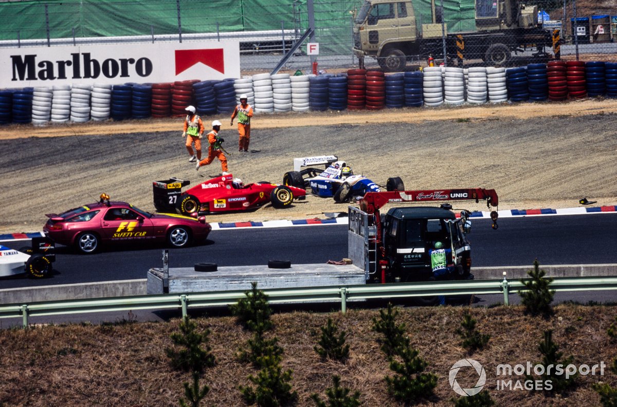 Nicola Larini, Ferrari 412T1, Ayrton Senna, Williams FW16 Renault