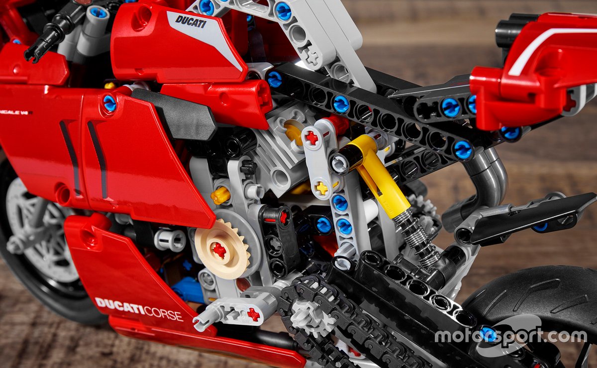 LEGO Technics Ducati Panigale V4