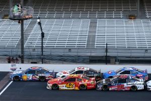 Kevin Harvick, Stewart-Haas Racing, Ford Mustang, Cole Custer, Stewart-Haas Racing, Ford Mustang, Matt Kenseth, Chip Ganassi Racing, Chevrolet Camaro