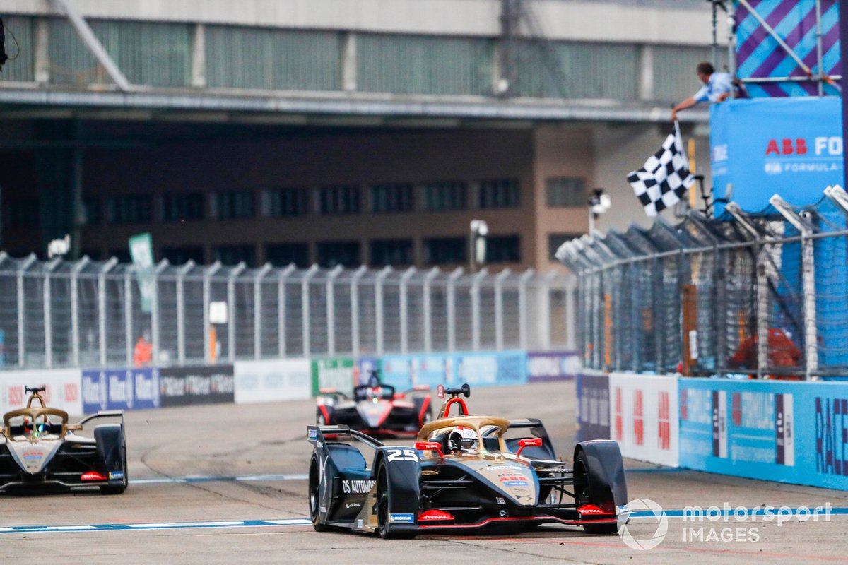 Jean-Eric Vergne, DS Techeetah, DS E-Tense FE20, 1ª posición, cruza la bandera a cuadros