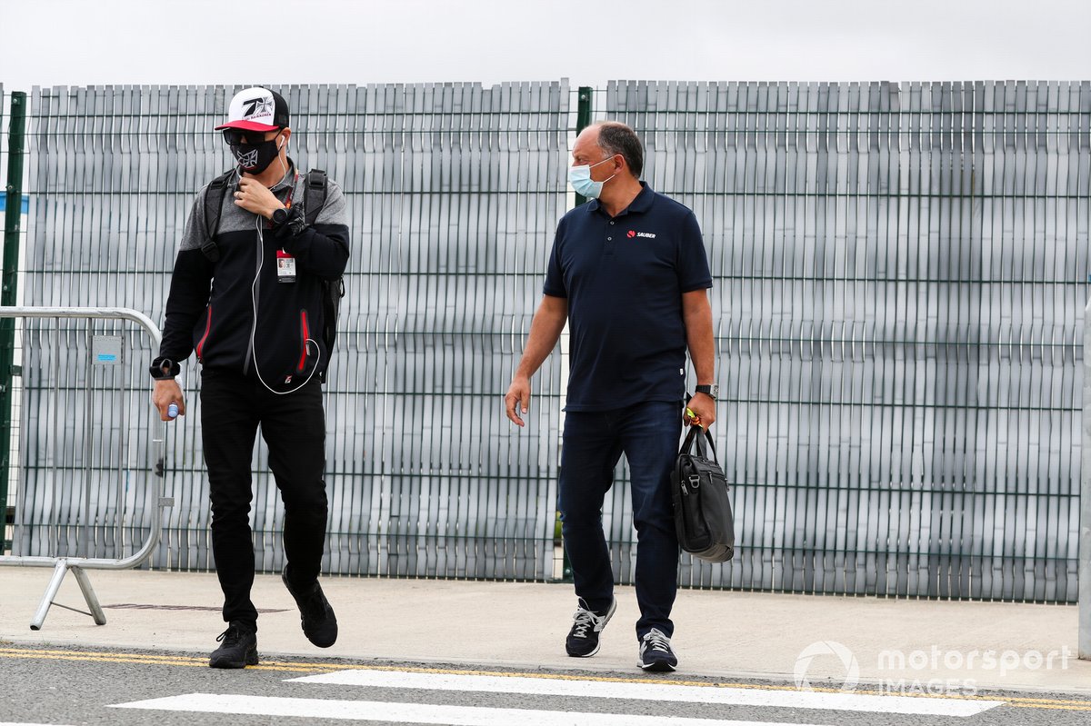Kimi Raikkonen, Alfa Romeo y Frederic Vasseur, Director del equipo, Alfa Romeo Racing