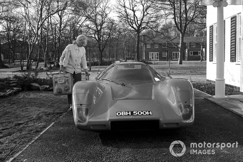 Pat Mclaren with the Mclaren M6GT