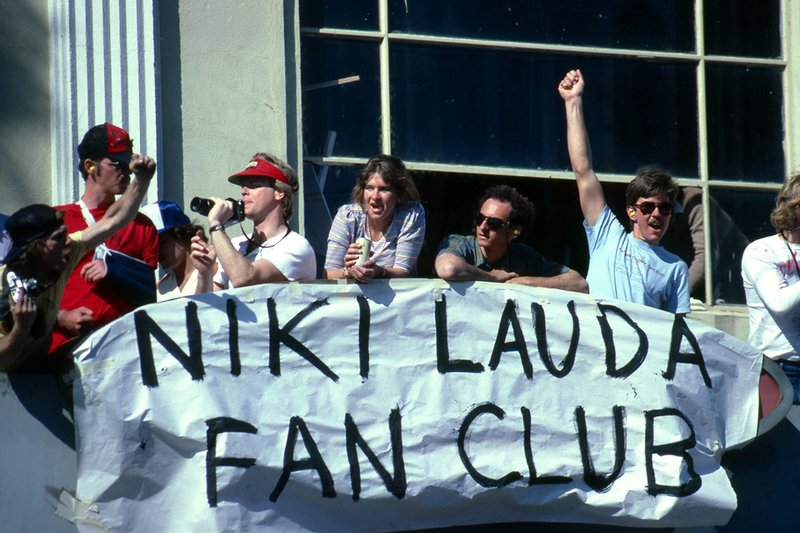 Des membres du fan club de Niki Lauda