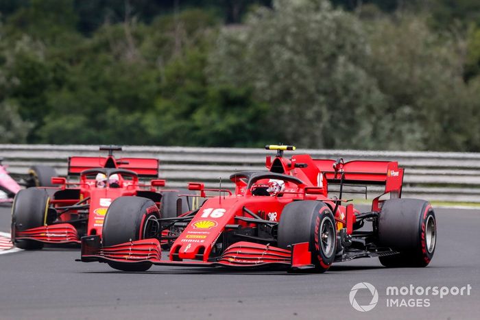 Charles Leclerc, Ferrari SF1000, precede Sebastian Vettel, Ferrari SF1000