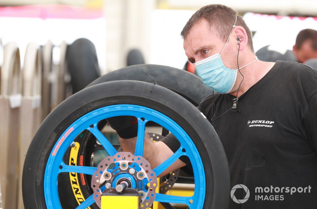 Técnico de neumáticos Dunlop