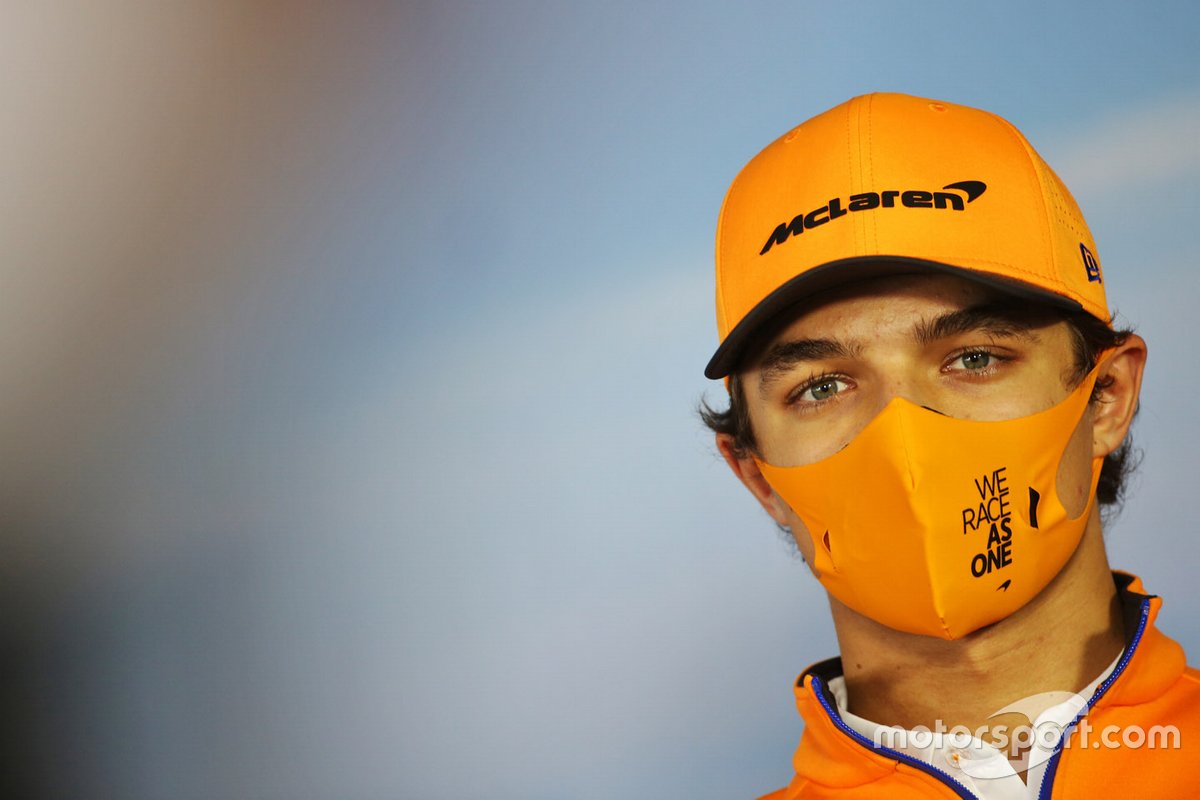 Lando Norris, McLaren en la conferencia de prensa