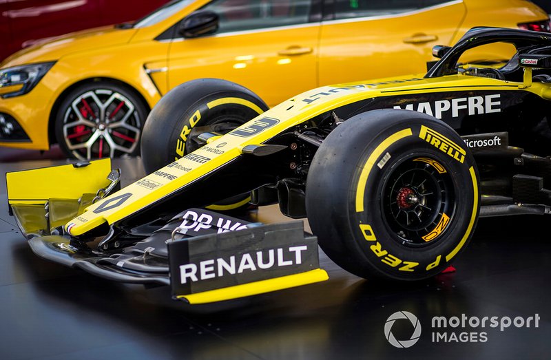 Dettagli del muso e dell' ala anteriore della Renault F1 Team R.S.20