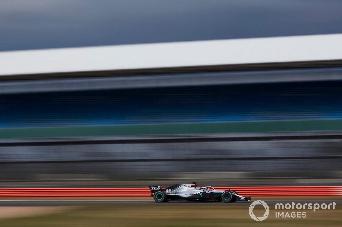 Lewis Hamilton, Mercedes W09