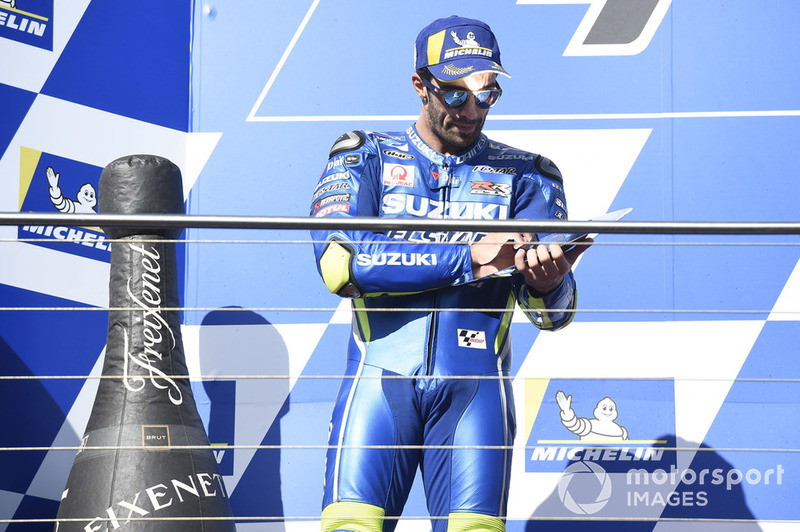 Podio: il secondo classificato Andrea Iannone, Team Suzuki MotoGP