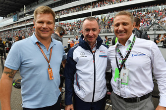 Boris Rotenberg, Paddy Lowe, Williams Shareholder and Technical Director and Mika Salo on the grid