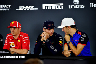 Kimi Raikkonen, Ferrari, Max Verstappen, Red Bull Racing ve Pierre Gasly, Scuderia Toro Rosso basın toplantısında