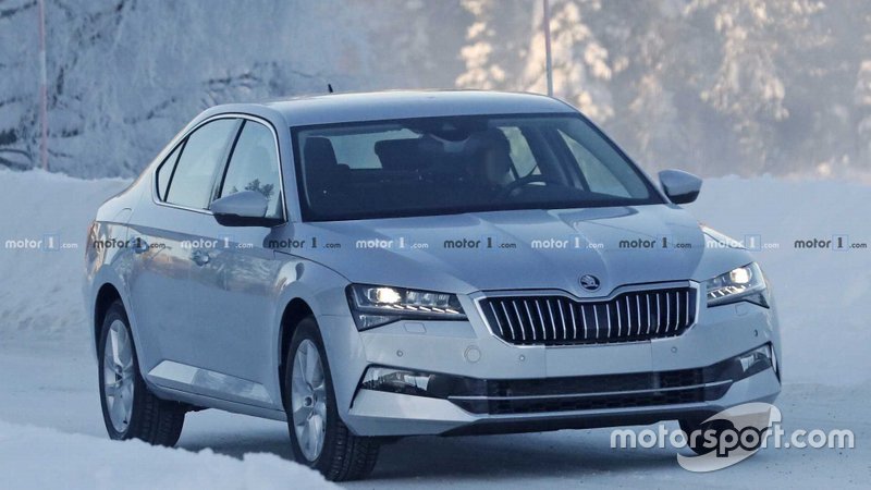 Шпигунське фото Skoda Superb 2019 року